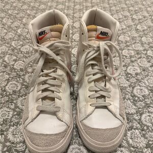 Nike High-Top Sneakers in White and Gray with Pink Nike Swish